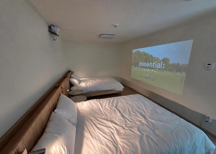 Holiday home 10 Minutes To Gocheok Sky Dome Concert Group Hongdae Gangnam Myeongdong 30 Minutes 2 Bathrooms Bbq Seoul